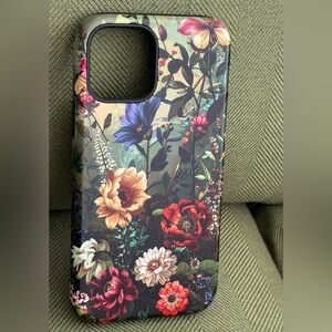 String-berry floral Pattern I Phone 12 Case - Multicolor